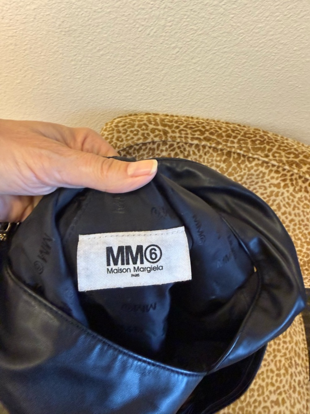 π― Authentic MM6 MAISON MARGIELA Black Shoulder Bag Tote Hobo - Picture 13 of 16